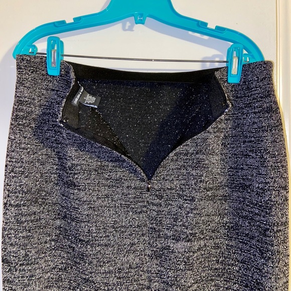 Chelsea & Theodore Black Heathered Skirt L-SOLD - Picture 4 of 7